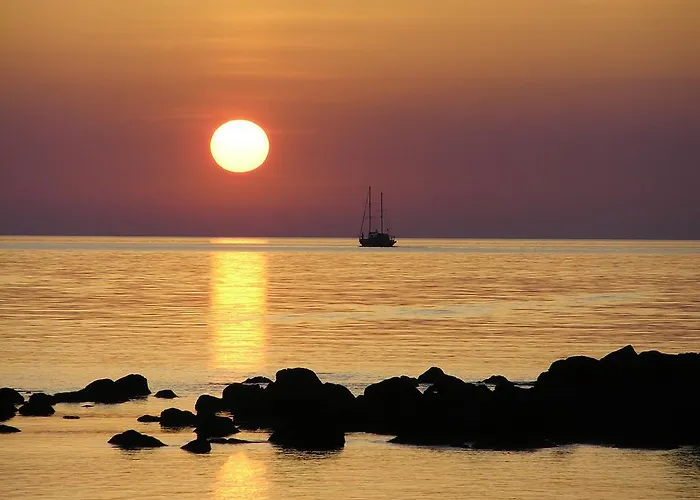 Nefeli Sunset Aparthotel 3*